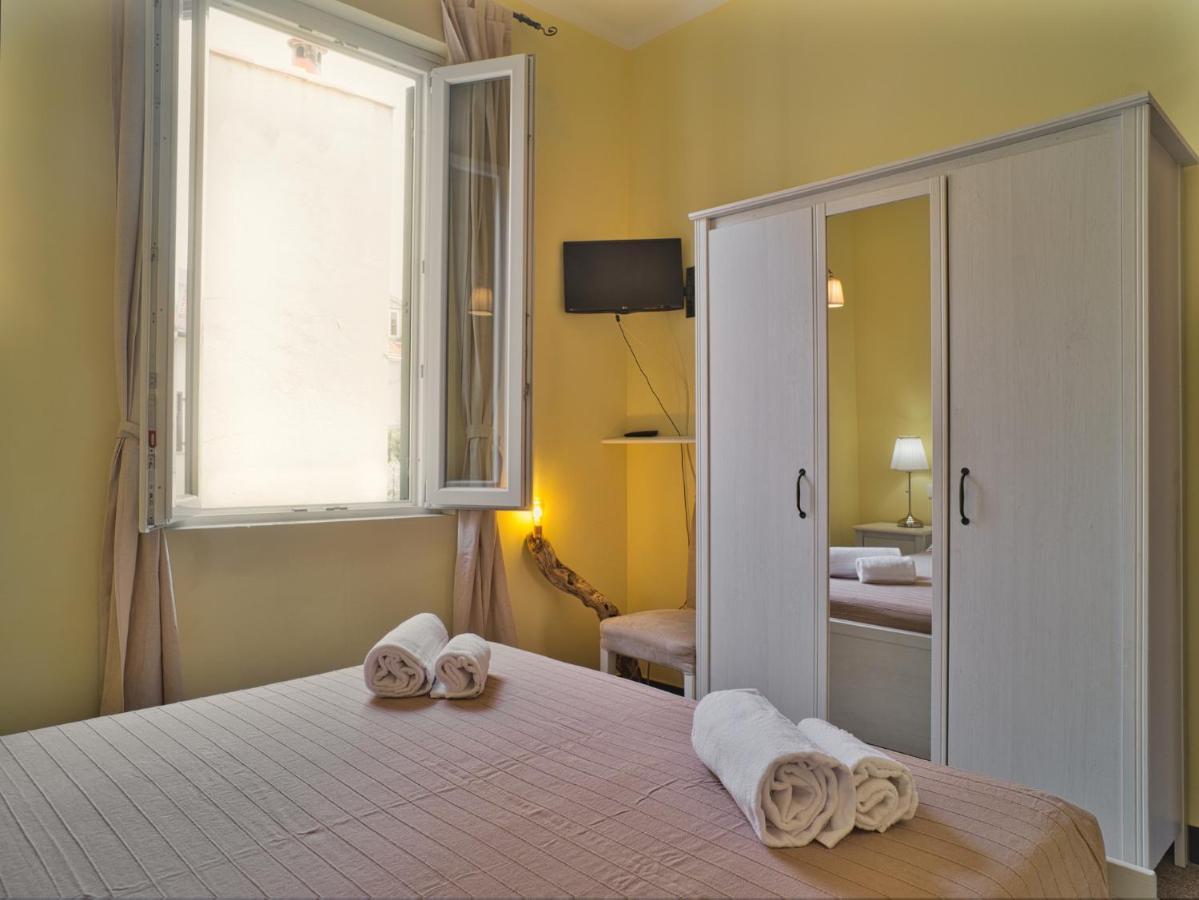 Hotel 2 Passi Dal Mare à Finale Ligure Extérieur photo